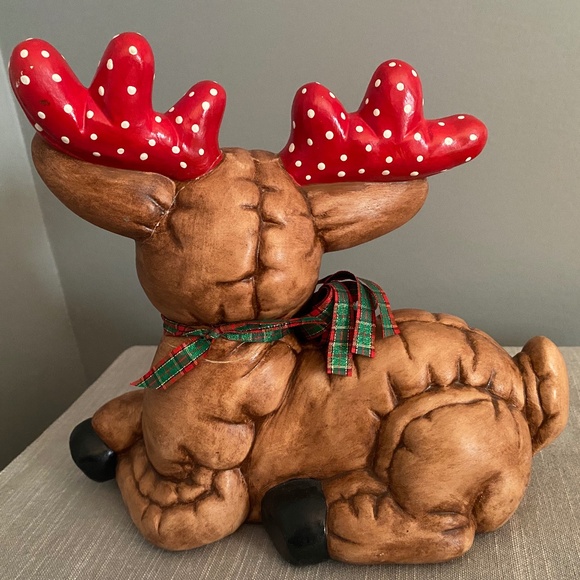 Vintage Ceramic Reindeer Figures Hand Painted Brown with Red Polka Dot Antlers - Picture 8 of 8